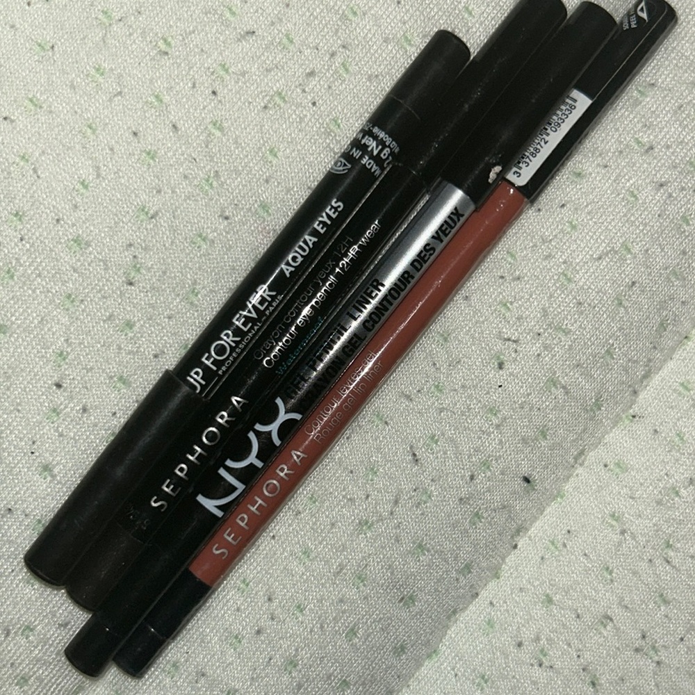 Makeup Bundle - Picture 12 of 15